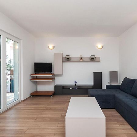Apartment Ljuba พรีมอชเตน ภายนอก รูปภาพ