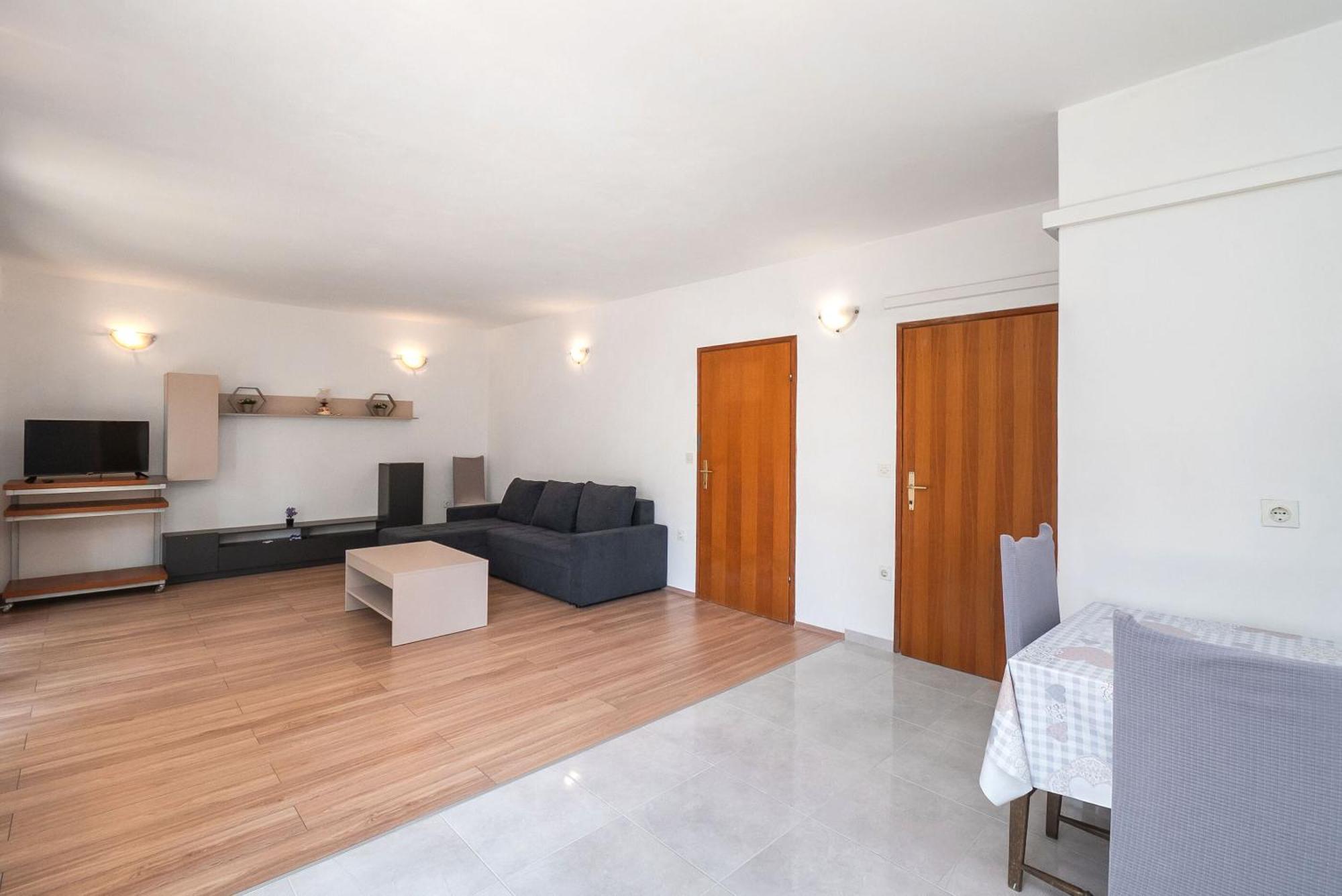 Apartment Ljuba พรีมอชเตน ภายนอก รูปภาพ