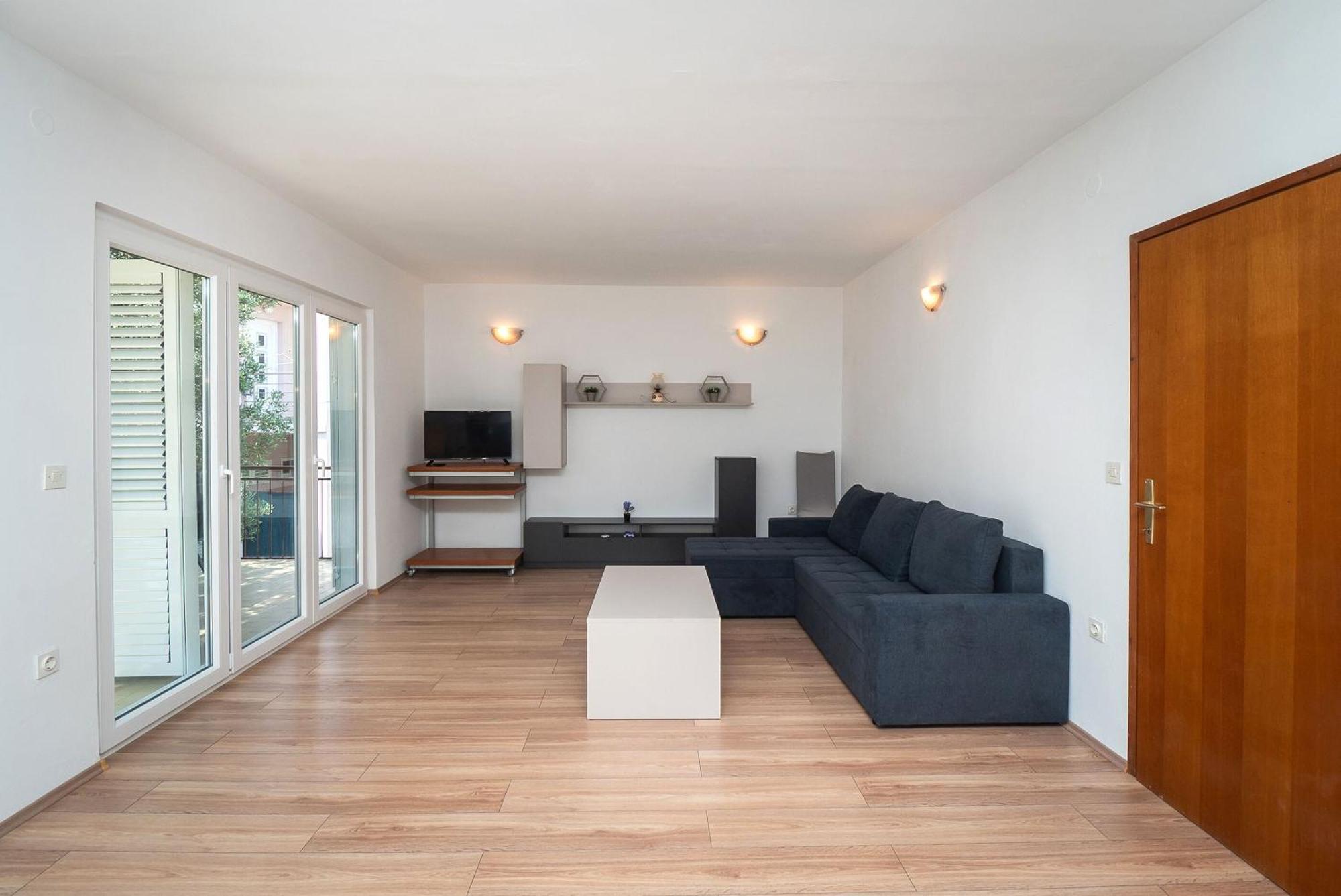Apartment Ljuba พรีมอชเตน ภายนอก รูปภาพ