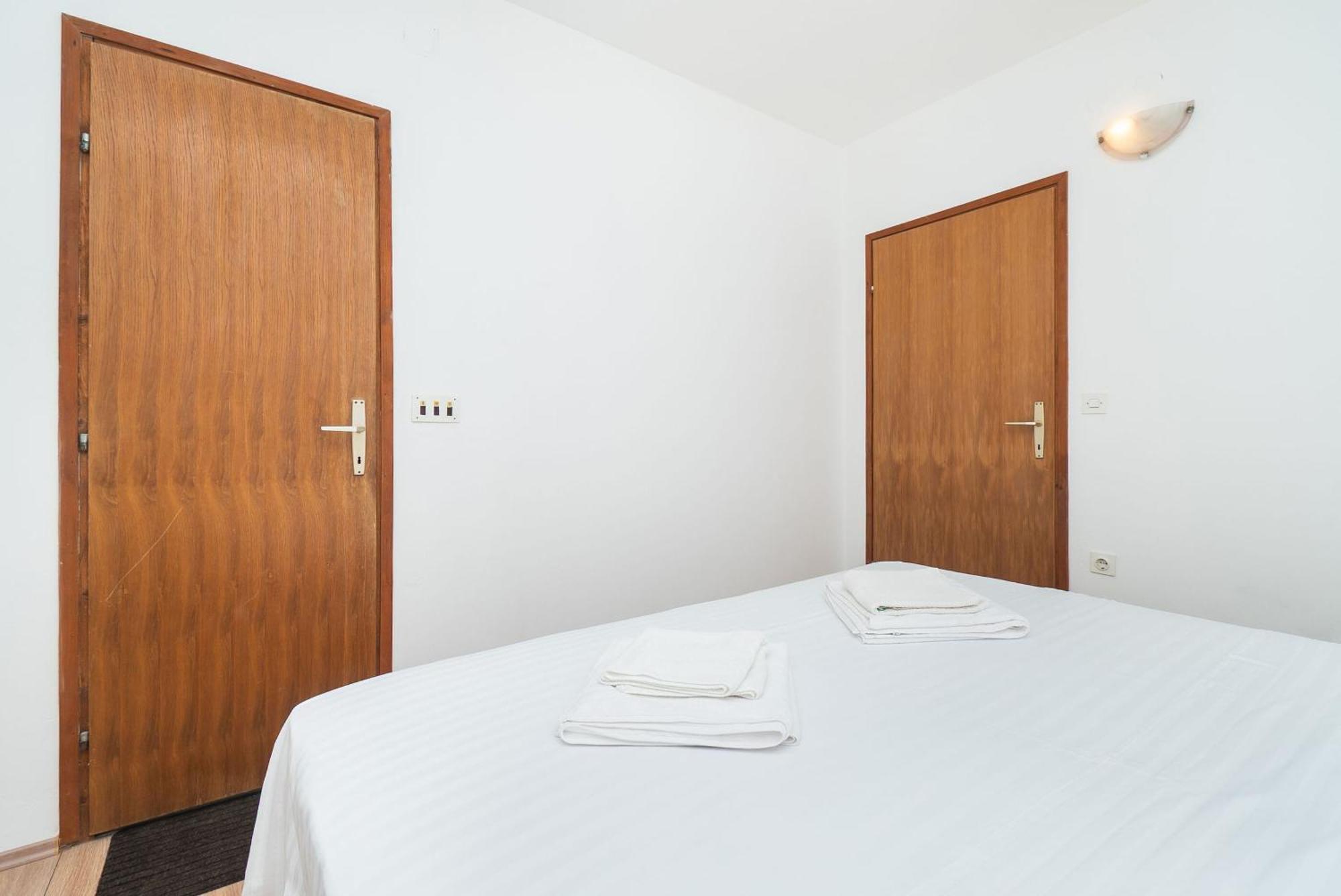 Apartment Ljuba พรีมอชเตน ภายนอก รูปภาพ